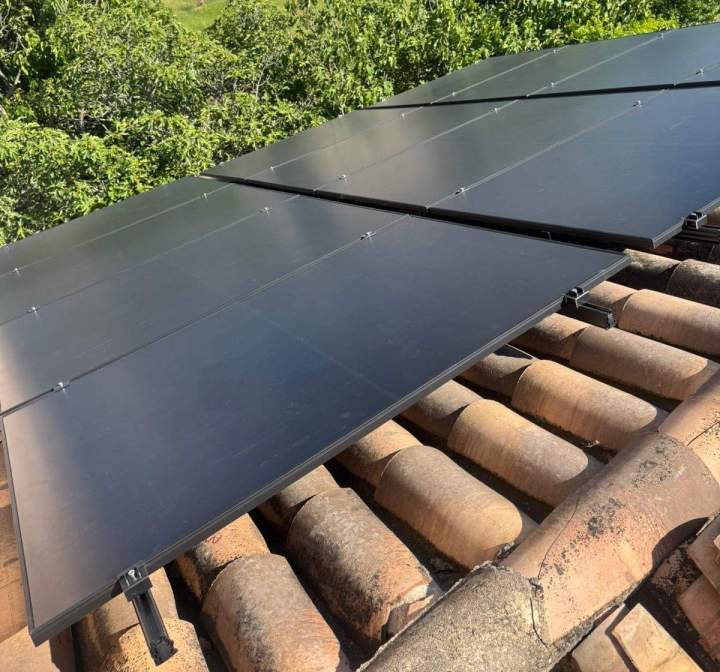 Pose soignée de panneaux photovoltaïques Manosque